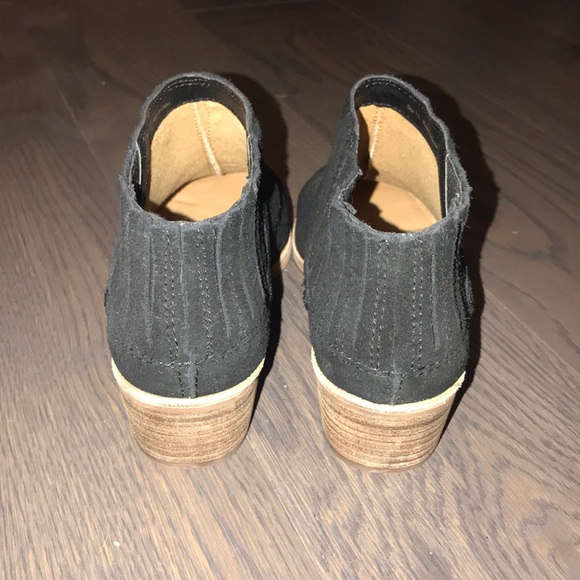 Like new Dolce Vita booties - Picture 3 of 4